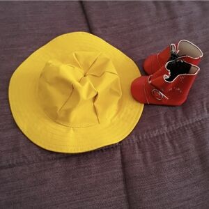 RETIRED American Girl Molly's Winter Rain Hat and Boots